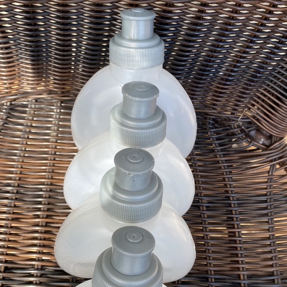 Running room 4 pack 7 ounce bottles hydration belt
PREOWNED/used once - Picture 6 of 8